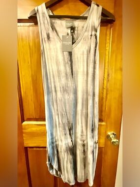 Olivia Rae Sleeveless Tie-Dye Maxi Dress in Gray and Black